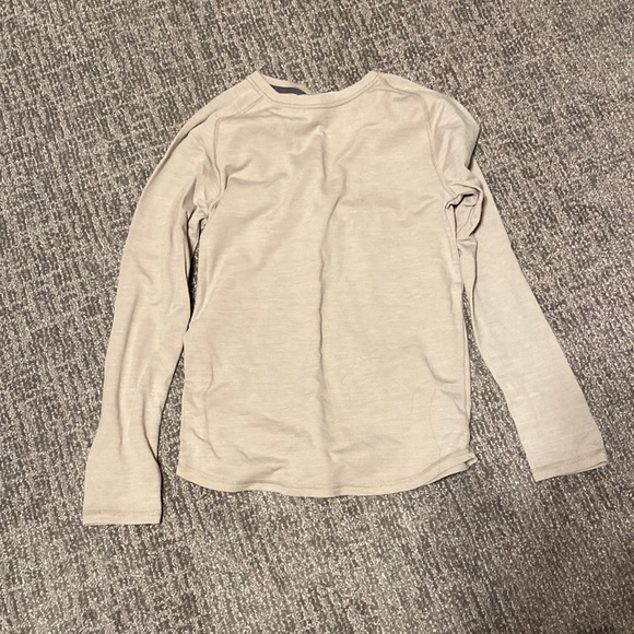 Plain long sleeve tee shirt from target - Picture 1 of 1